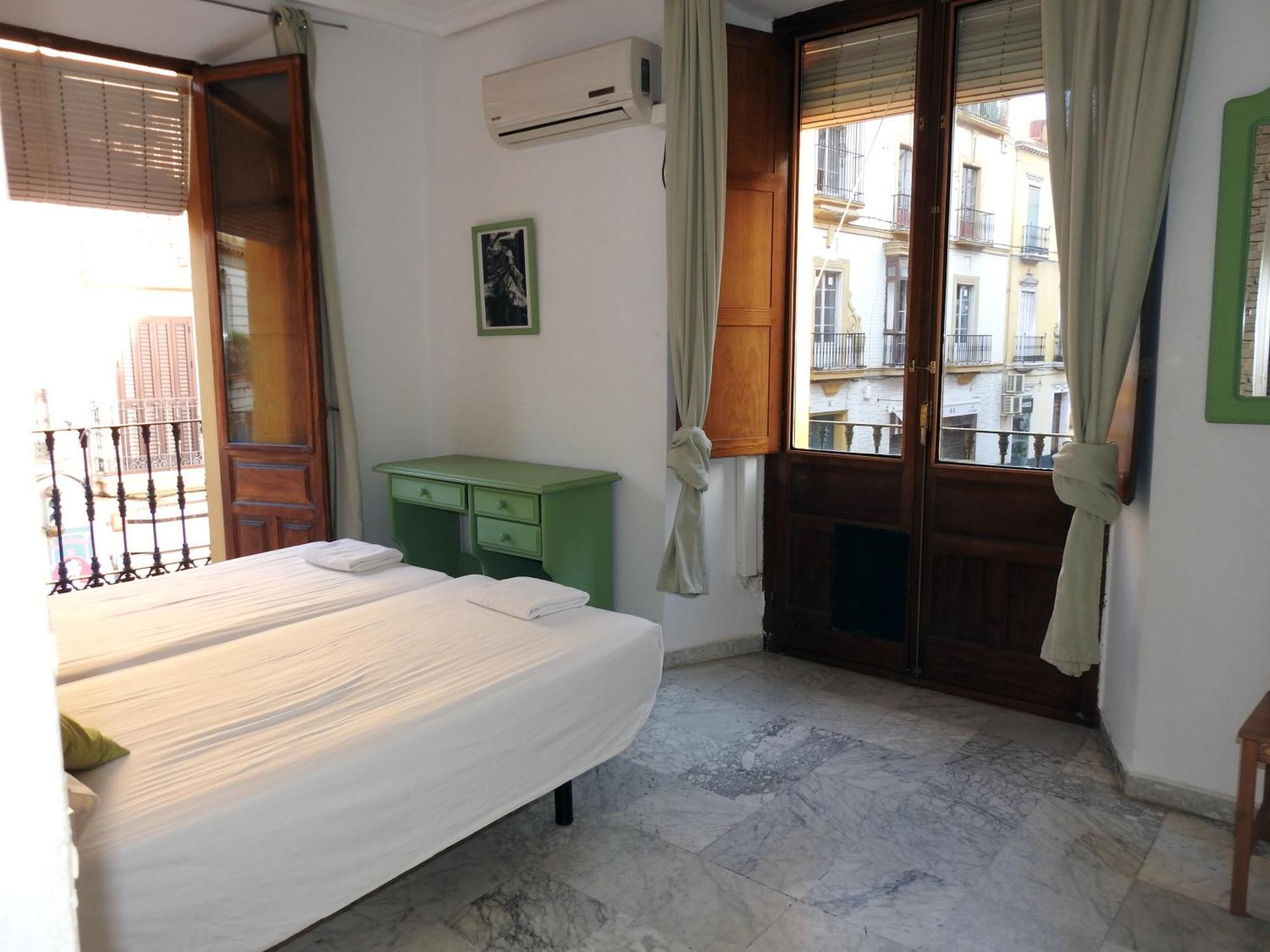 Apartamento En Sevilla Centro Con Vistas A La Plaza Alameda De Hercules - Hasta 7 Personas מראה חיצוני תמונה